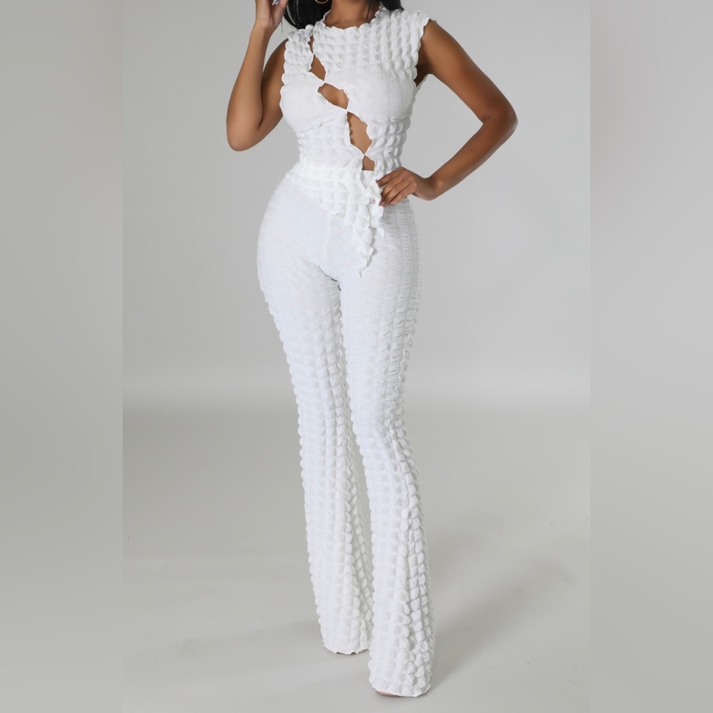 Brand New 2pc White Set! It’s super Cute!